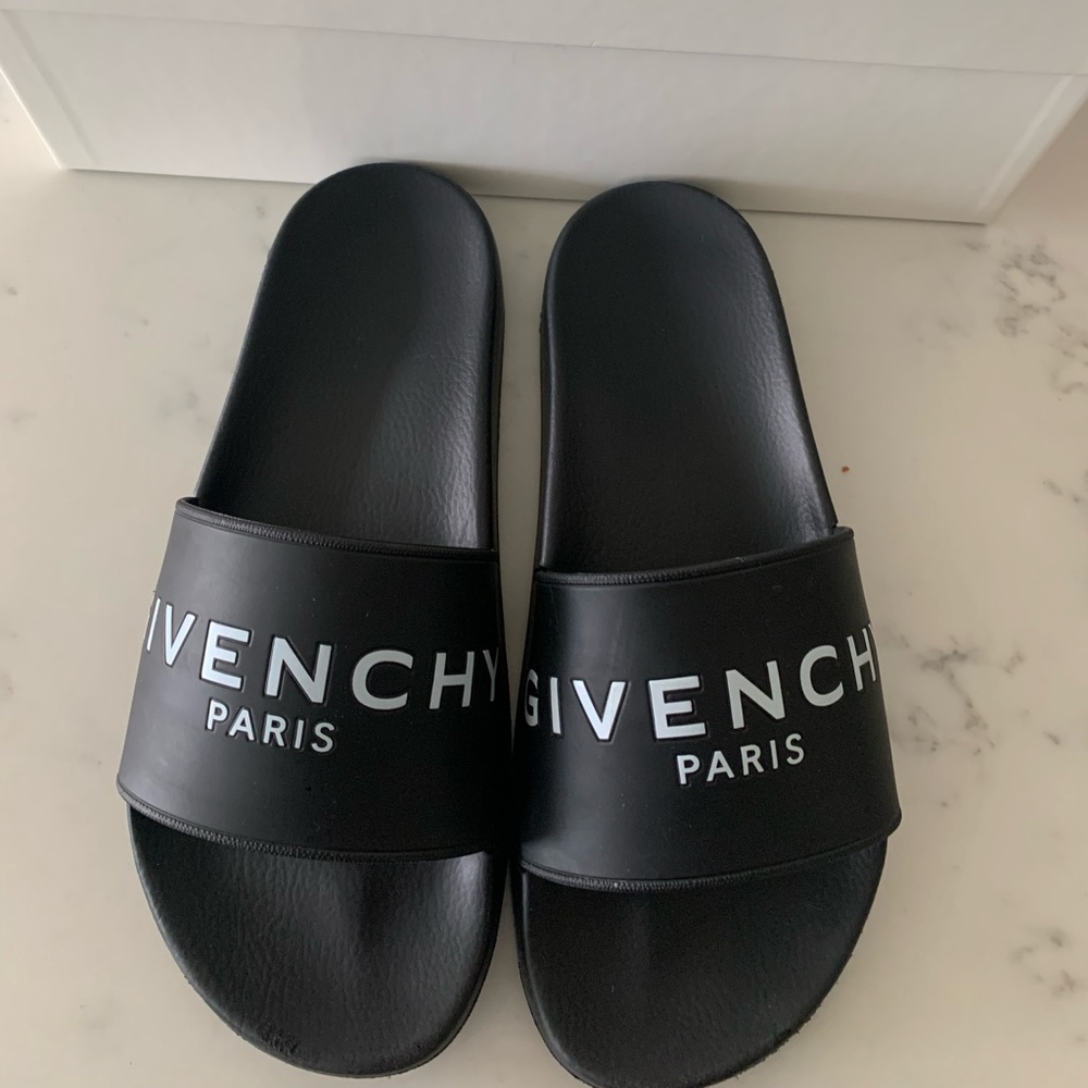 BLACK GIVENCHY SLIDES